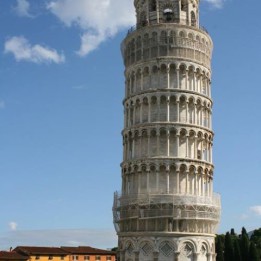 Séisme en Italie : la tour de Pise est enfin droite!