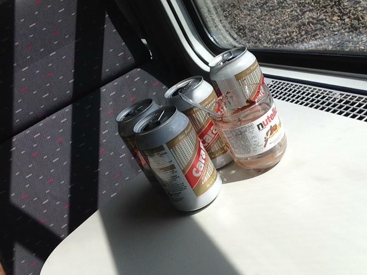 Petit déjeuner dans le train 