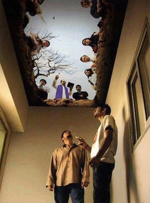 Peinture du plafond d'un espace fumeur dans un restaurant 
