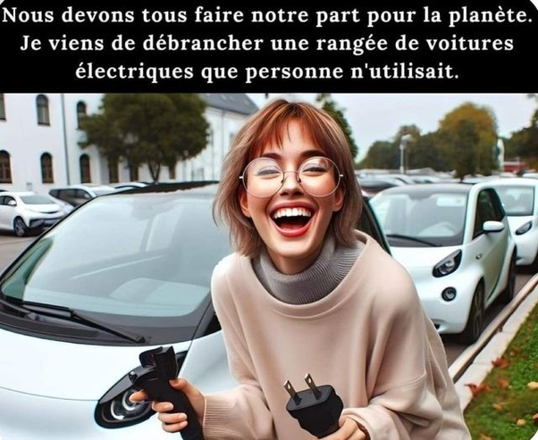 Femme souriante aux cheveux courts et lunettes tenant des prises électriques devant une voiture électrique blanche, texte en français en haut.